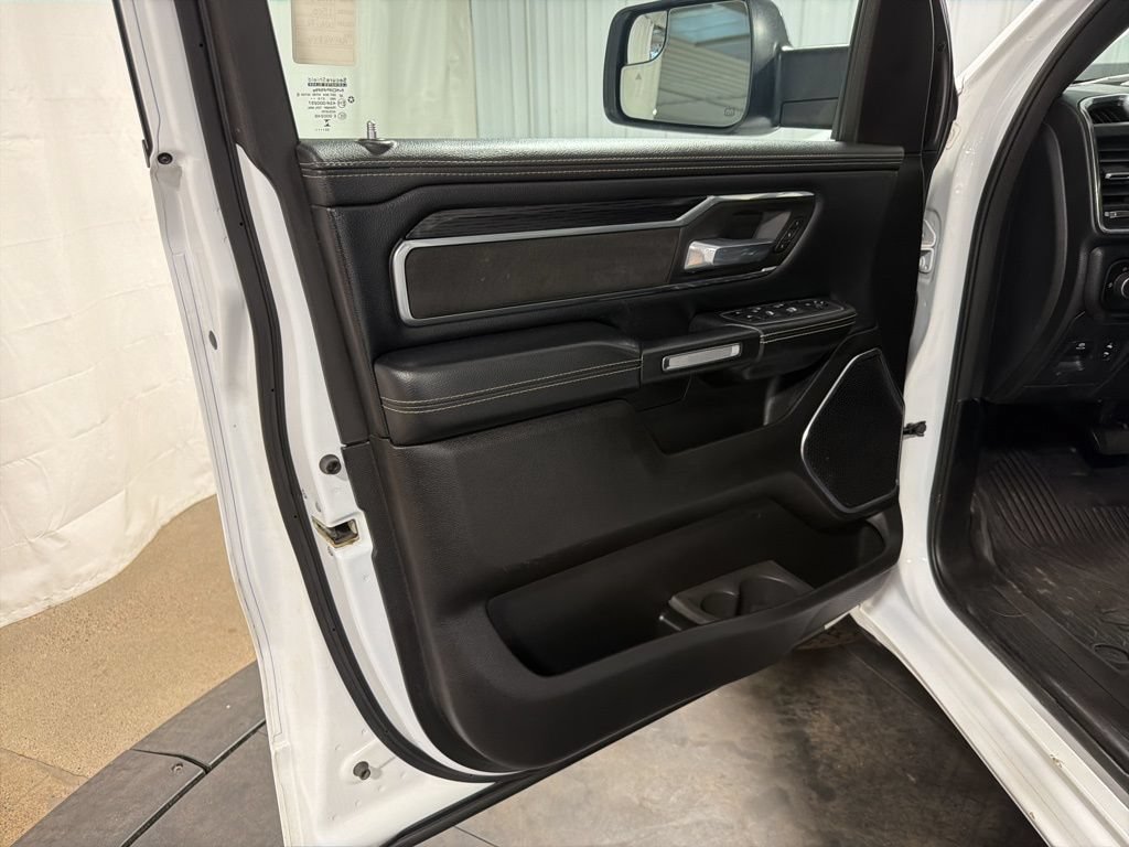 Used 2024 RAM 1500 Laramie AWD/4WD image 4