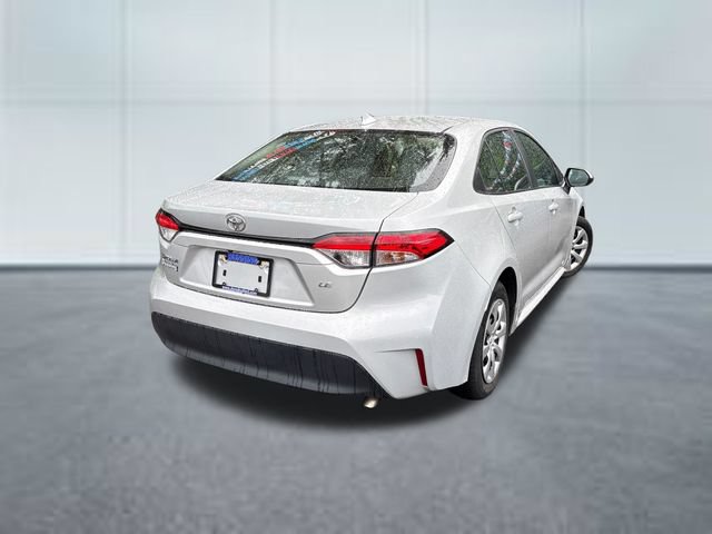 Used 2025 Toyota Corolla LE FWD image 4