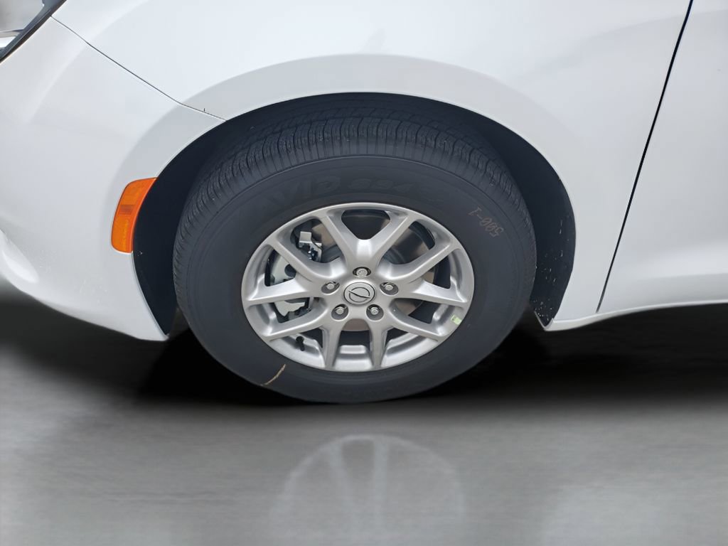 New 2026 Chrysler Voyager LX image 17