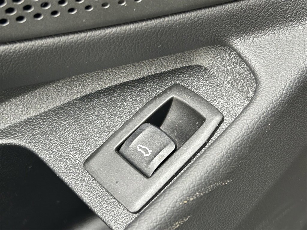 Used 2025 BMW 330i xDrive Sedan image 25