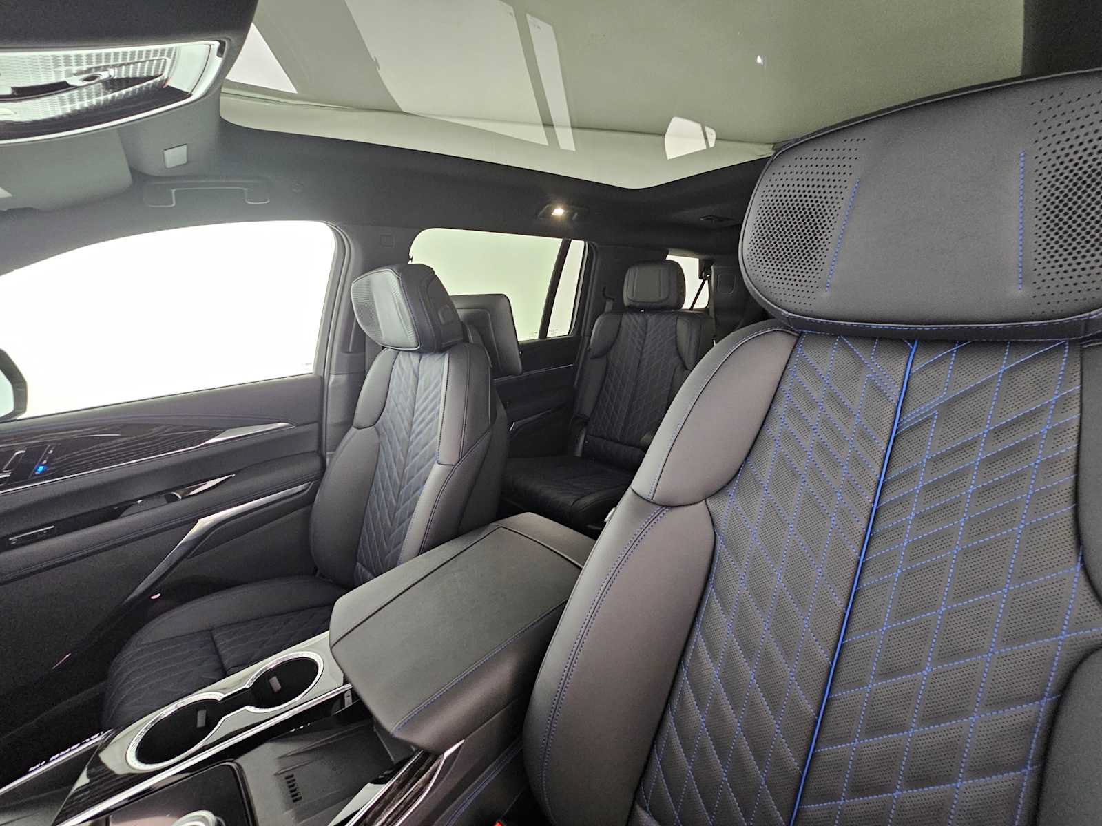 New 2026 Cadillac Escalade IQL Luxury w/ LPO, Radiant Package AWD/4WD image 26