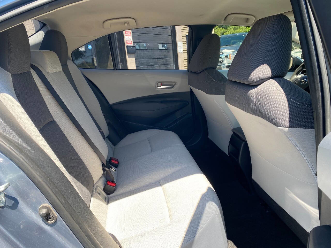 Used 2020 Toyota Corolla L FWD image 25