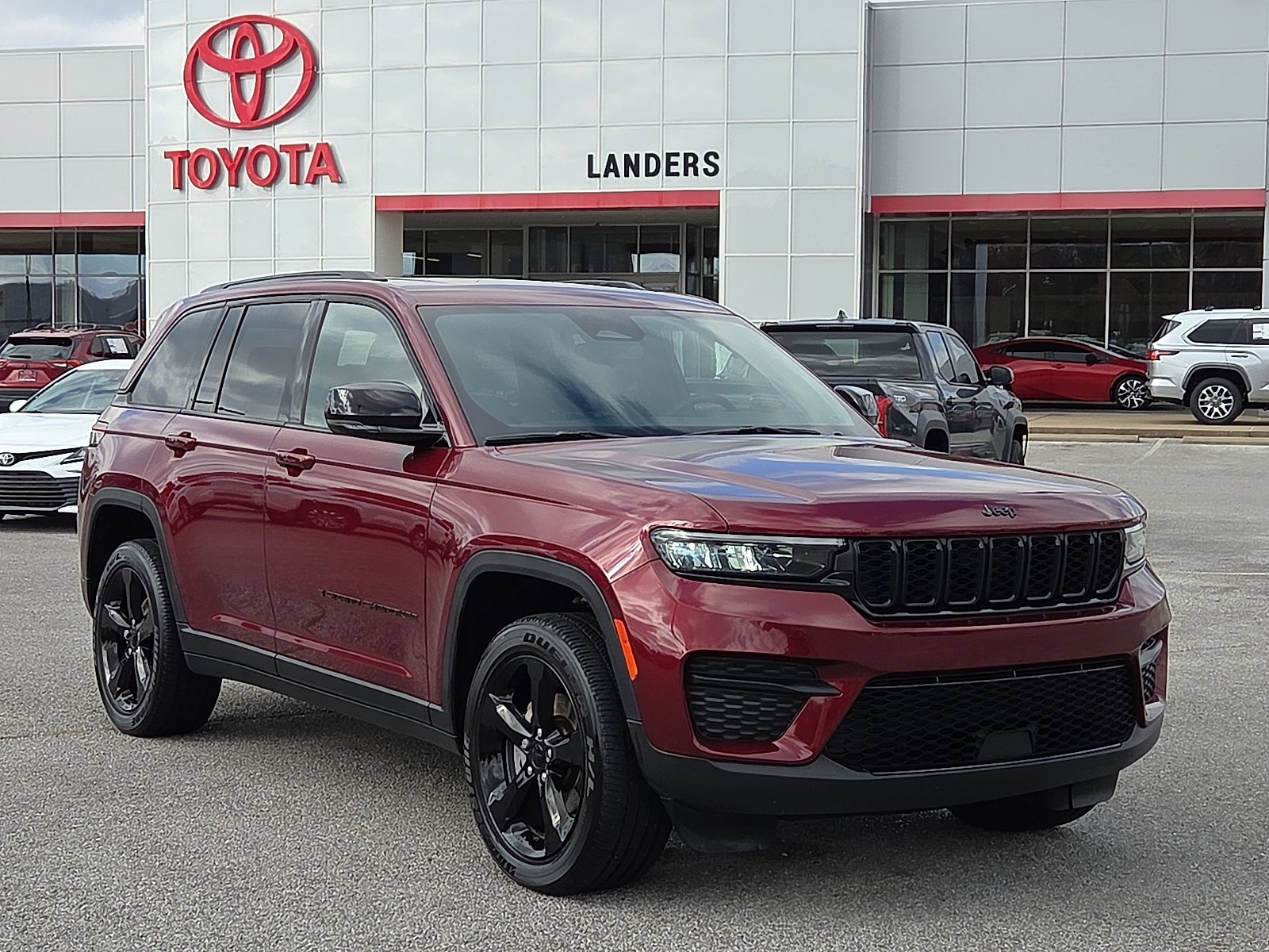 Used 2023 Jeep Grand Cherokee Altitude
