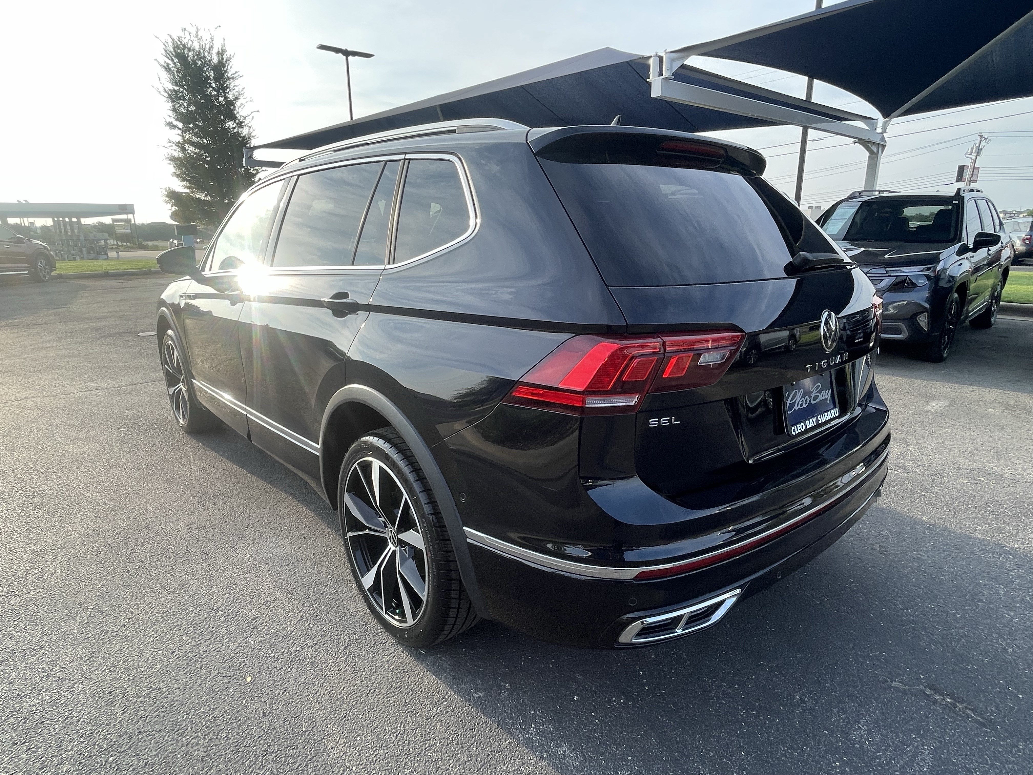 Used 2022 Volkswagen Tiguan SEL R-Line AWD/4WD image 5