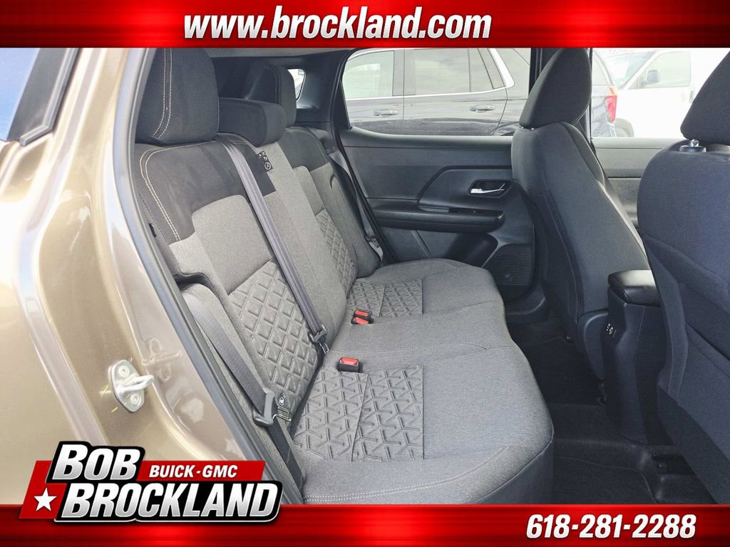Used 2025 Nissan Kicks SV w/ Charging Package image 14