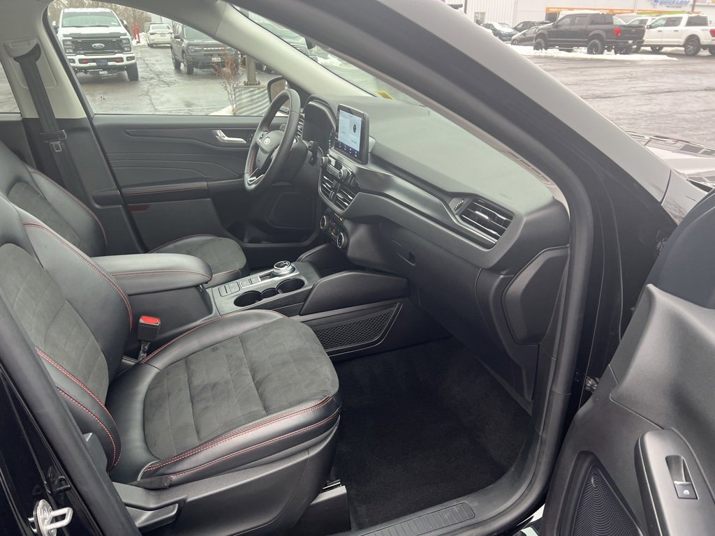 Used 2022 Ford Escape SEL w/ SEL Stealth AWD Package image 29