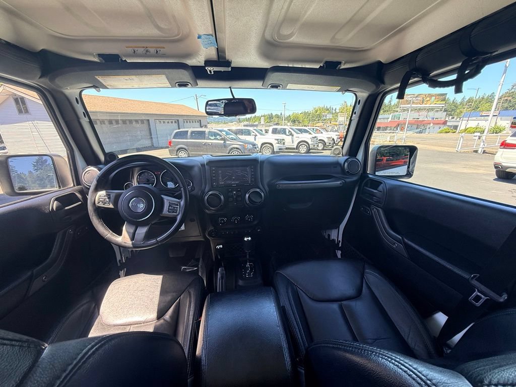 Used 2013 Jeep Wrangler Unlimited Sahara w/ Dual Top Group AWD/4WD image 13
