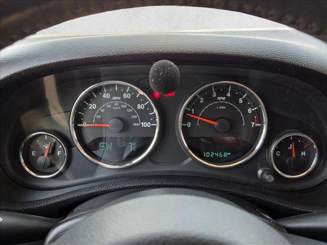Used 2016 Jeep Wrangler Unlimited Sahara w/ Connectivity Group AWD/4WD image 13