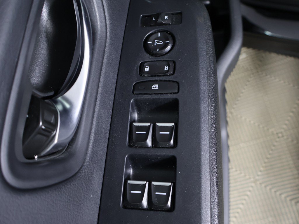 Used 2025 Honda Pilot EX-L image 36