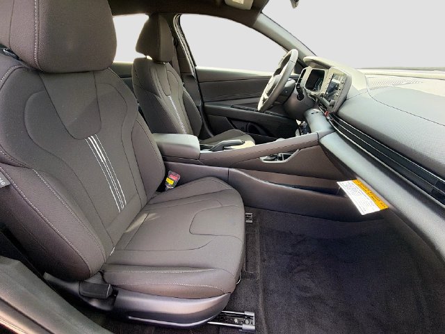 Certified 2026 Hyundai Elantra Sport FWD image 28