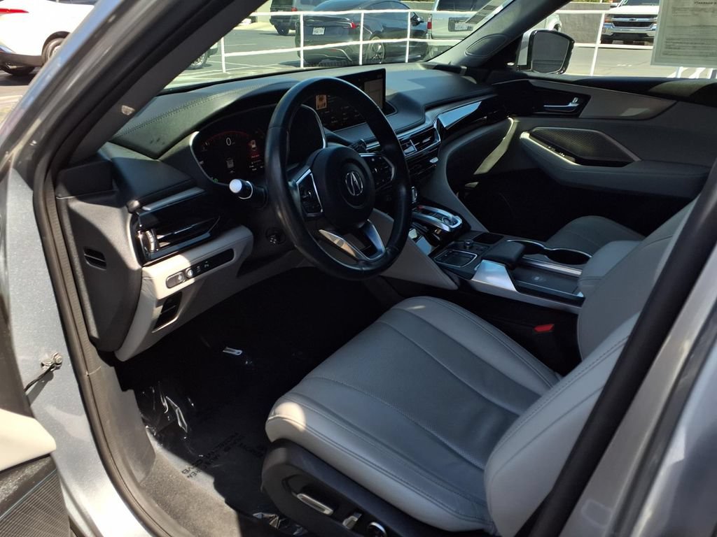 Used 2023 Acura MDX w/ Technology Package AWD/4WD image 16