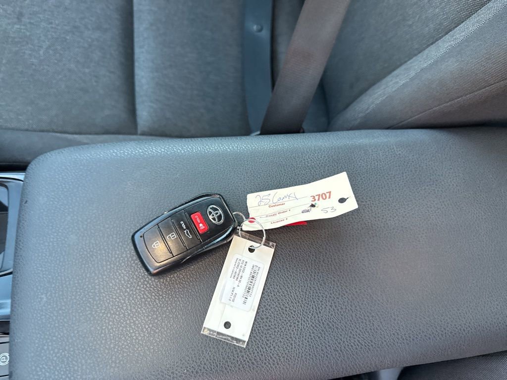 Used 2025 Toyota Camry LE image 18