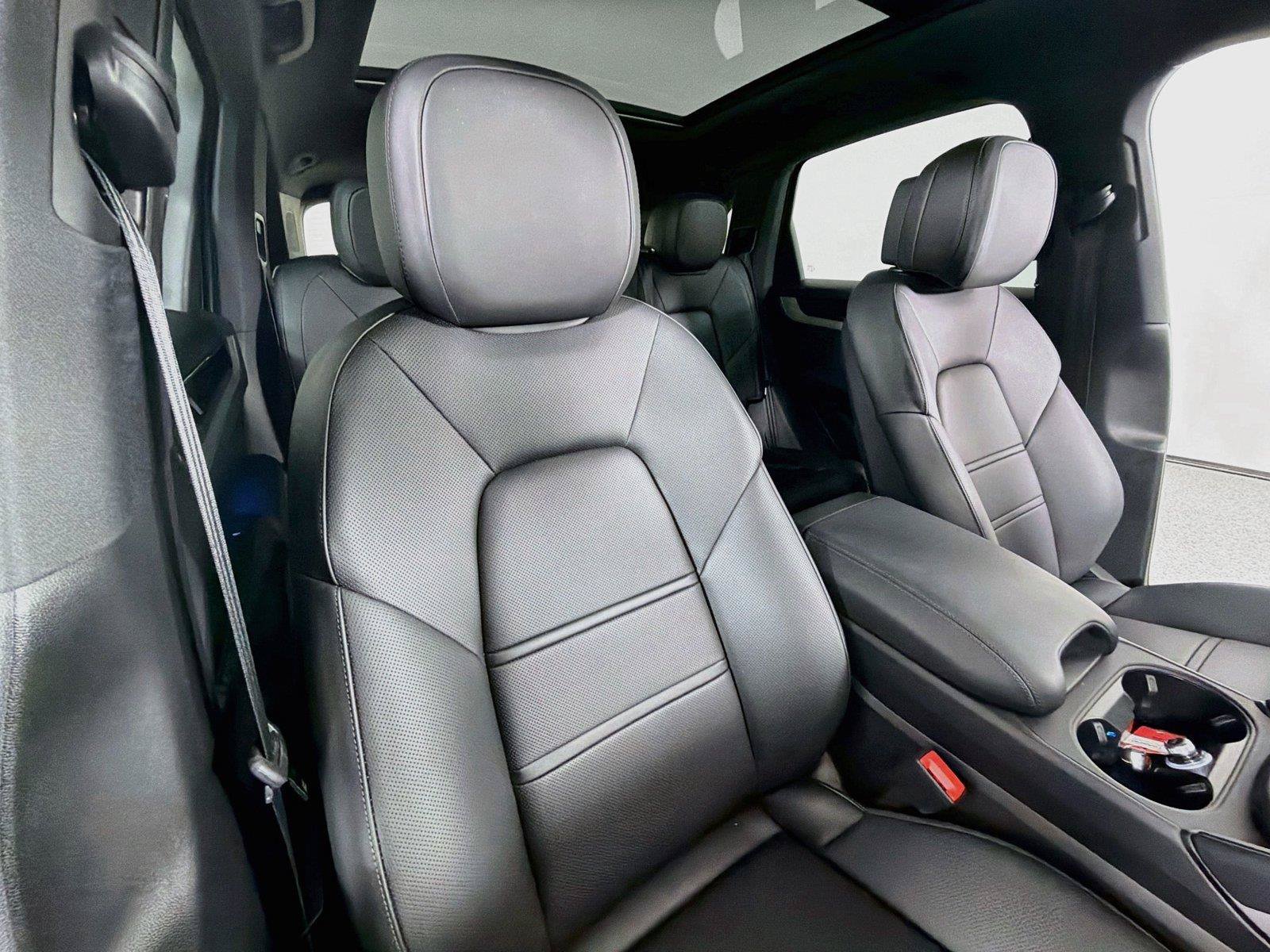 Certified 2026 Porsche Cayenne AWD/4WD image 28