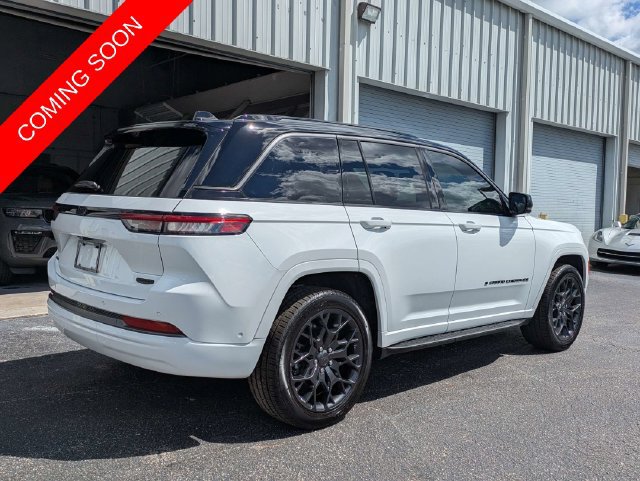 Certified 2026 Jeep Grand Cherokee Summit w/ Obsidian Package AWD/4WD image 4