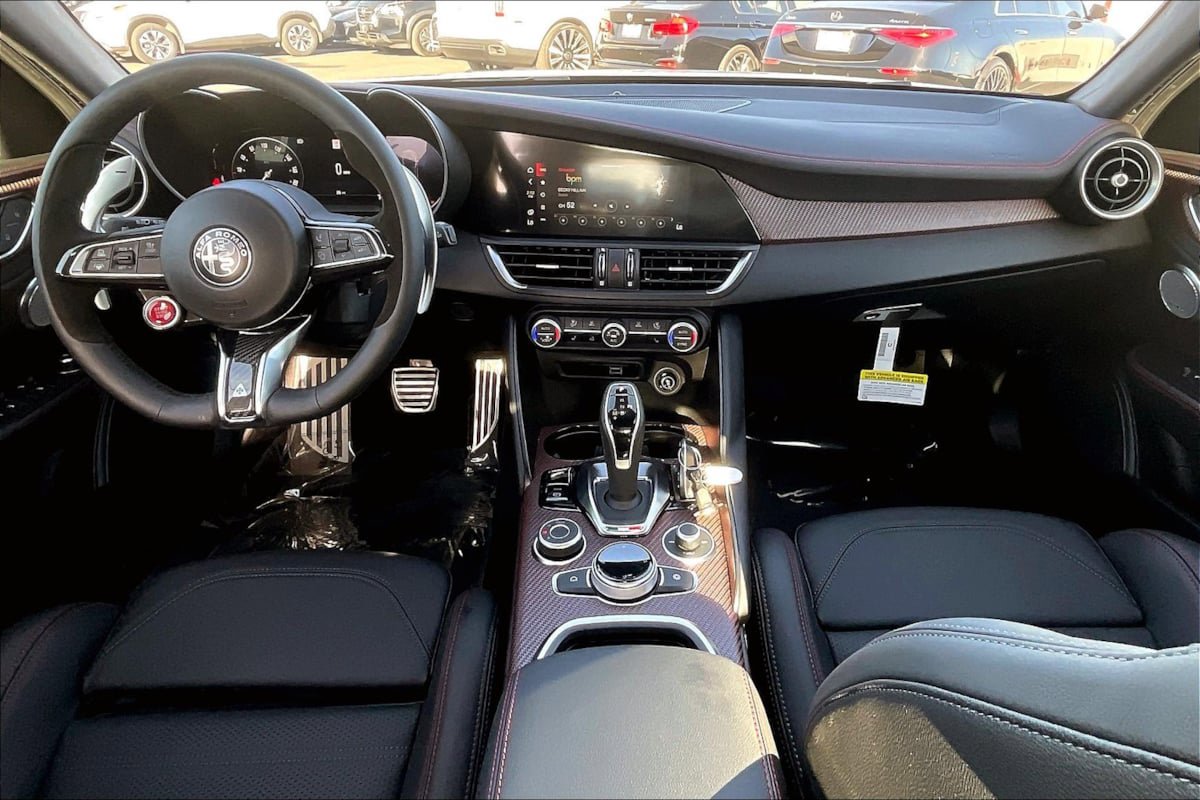New 2024 Alfa Romeo Giulia Quadrifoglio image 5