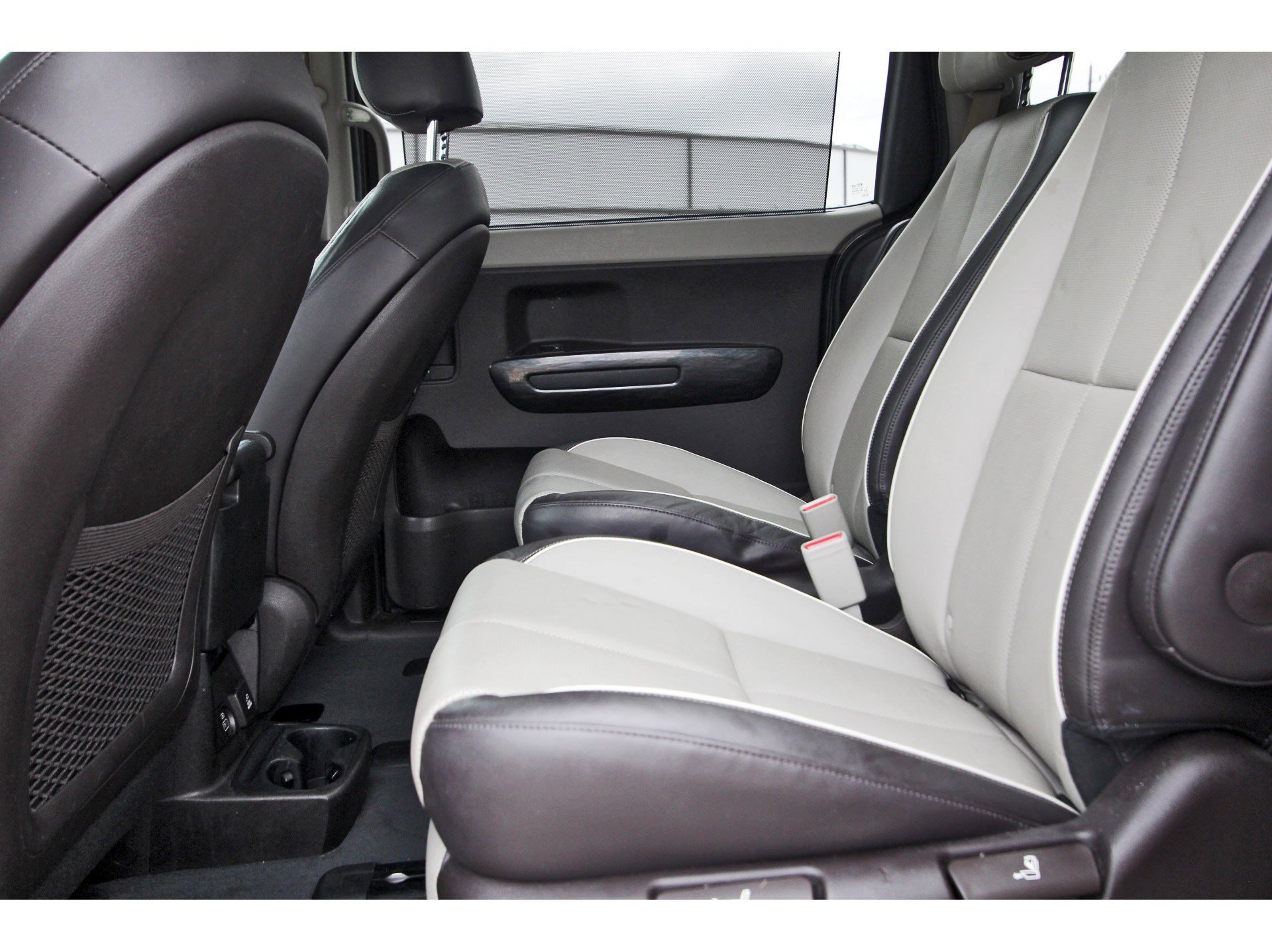 Used 2016 Kia Sedona SX Limited FWD image 28