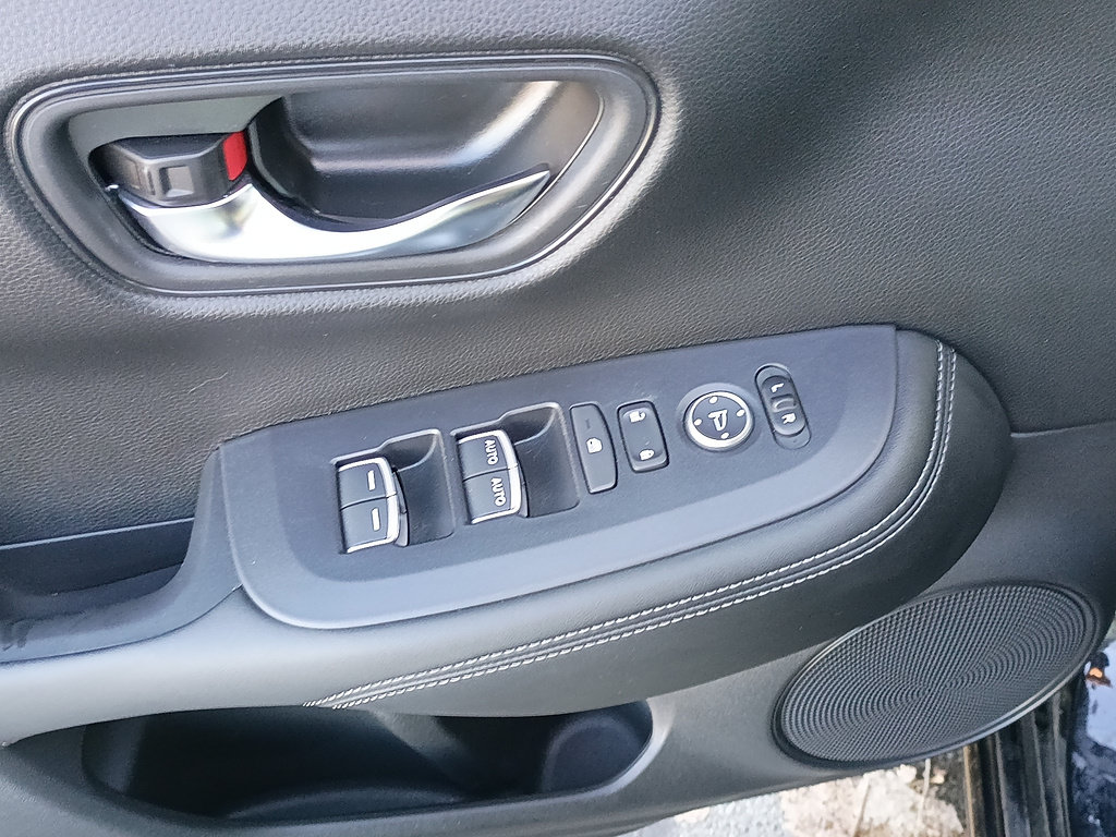 Used 2023 Honda HR-V EX-L image 17