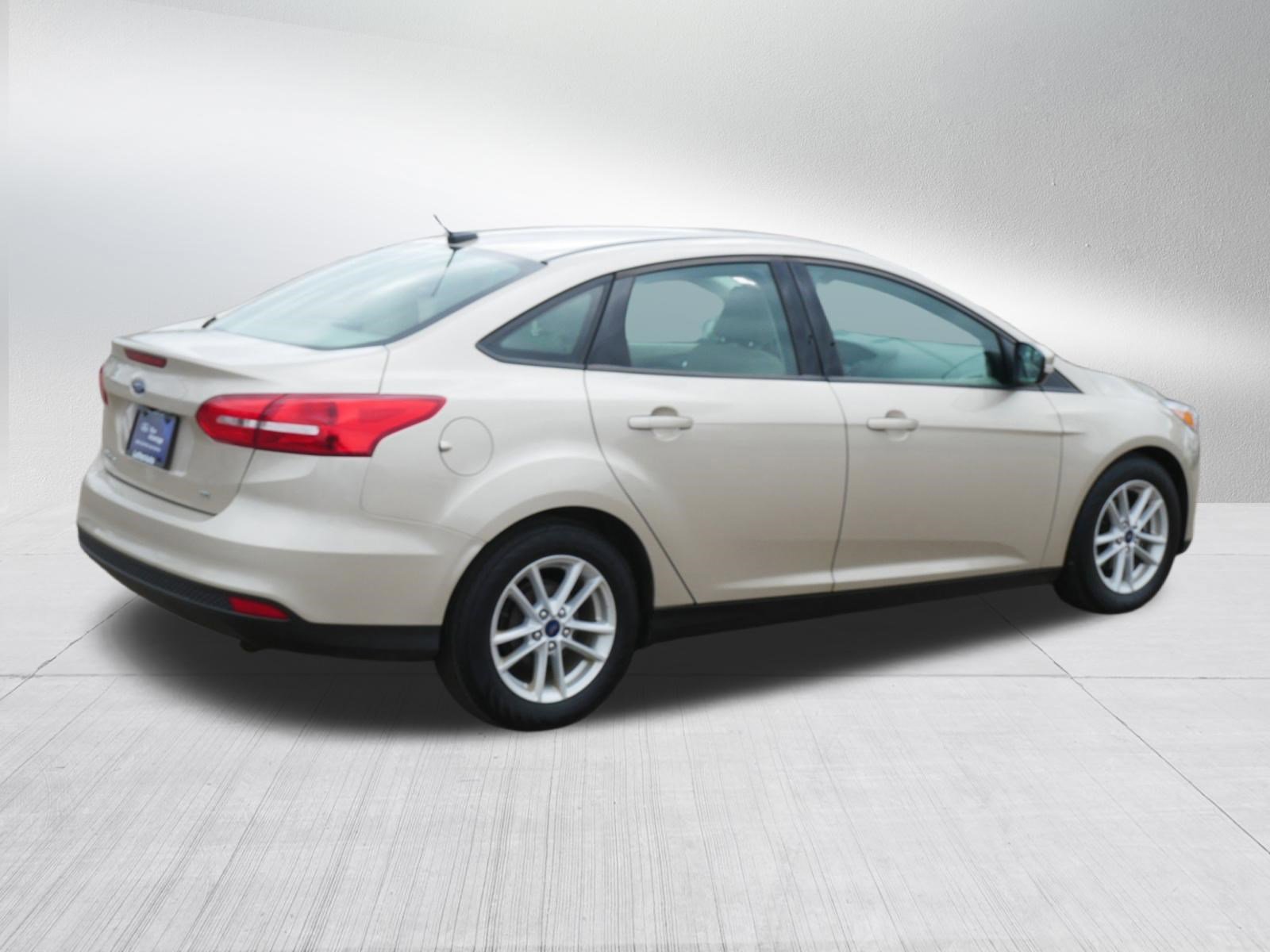 Used 2018 Ford Focus SE w/ Cold Weather Package image 7