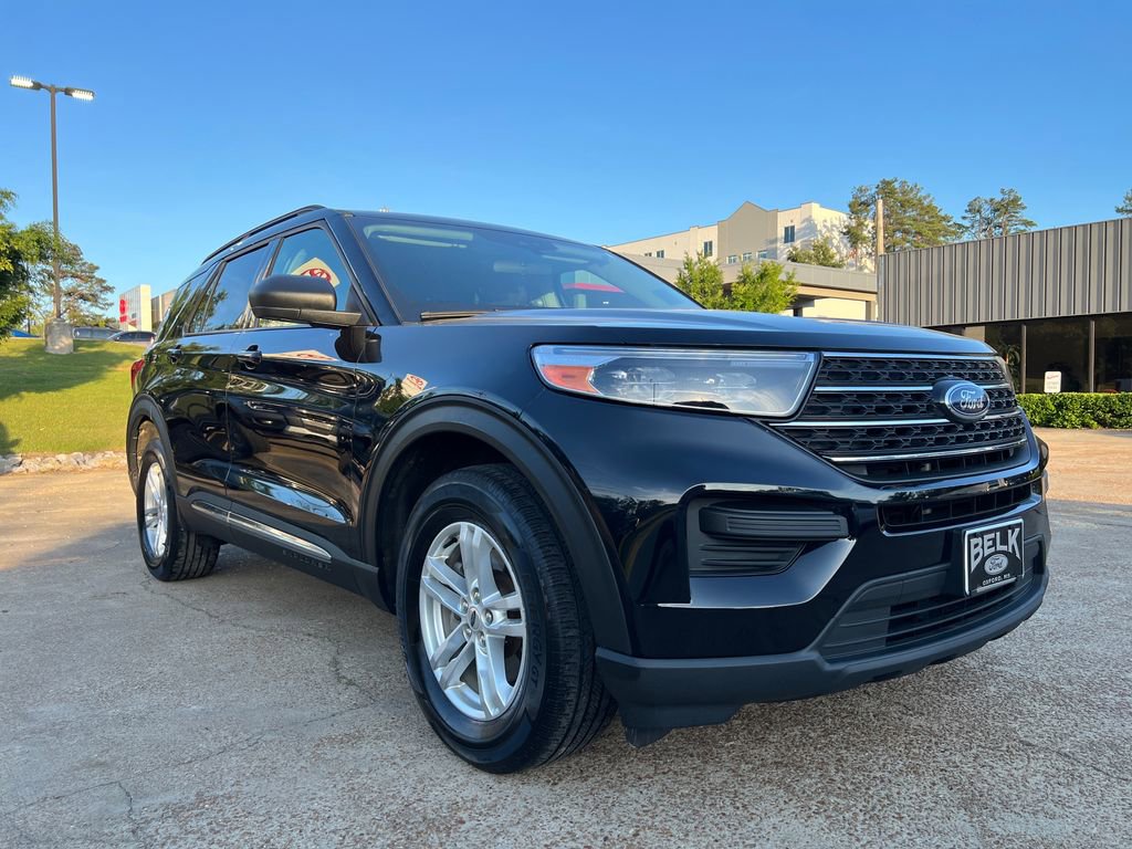 Used 2023 Ford Explorer XLT AWD/4WD image 1