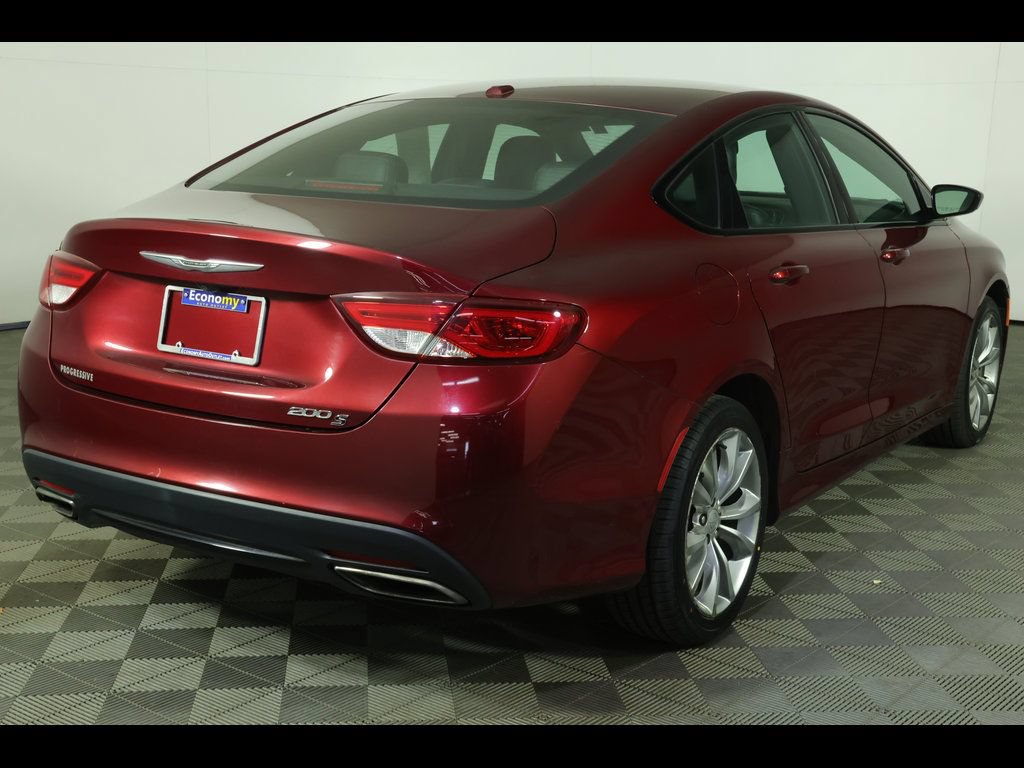 Used 2016 Chrysler 200 S FWD image 11