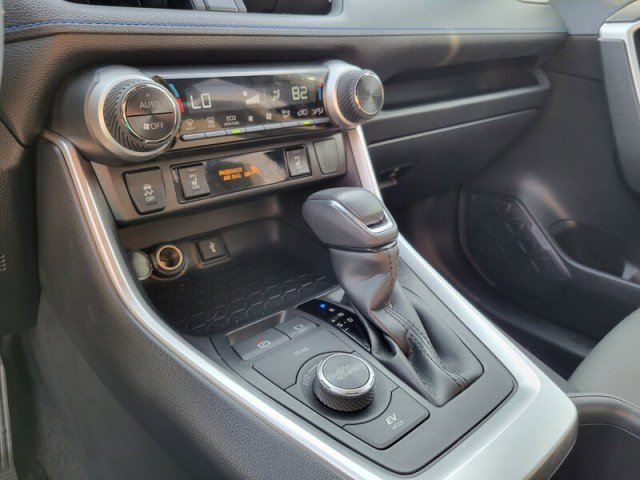 Used 2022 Toyota RAV4 SE image 22