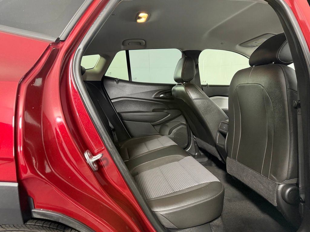 Used 2024 Chevrolet Trax LT w/ Driver Confidence Package image 32