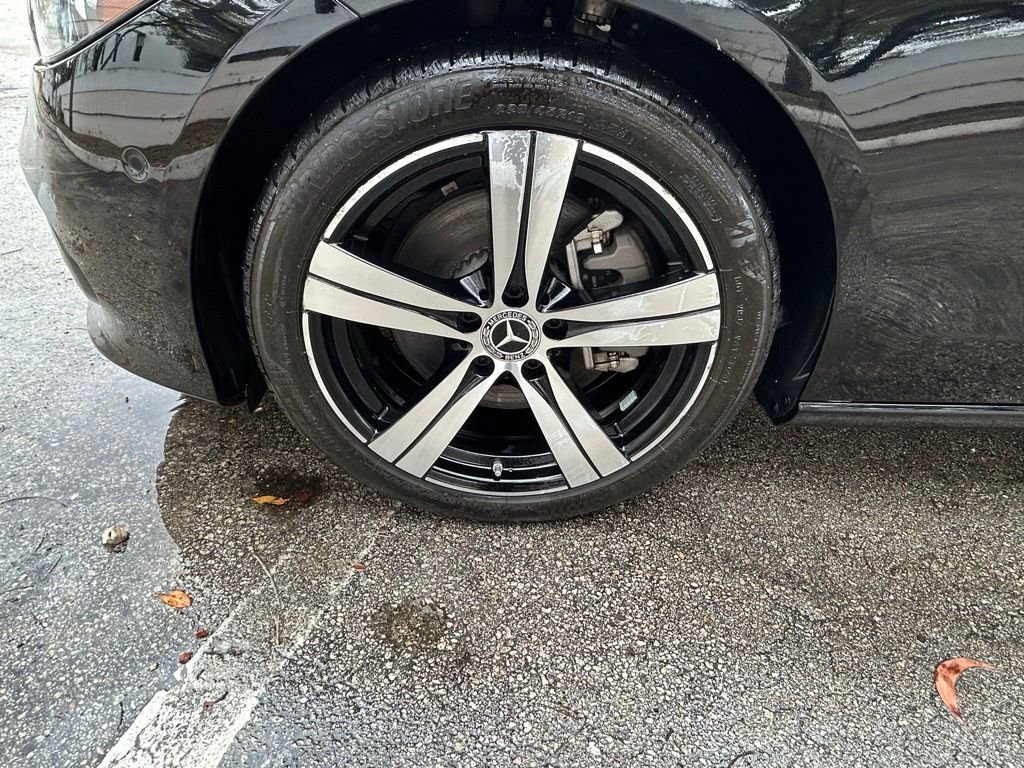 Used 2025 Mercedes-Benz C 300 4MATIC Sedan image 30