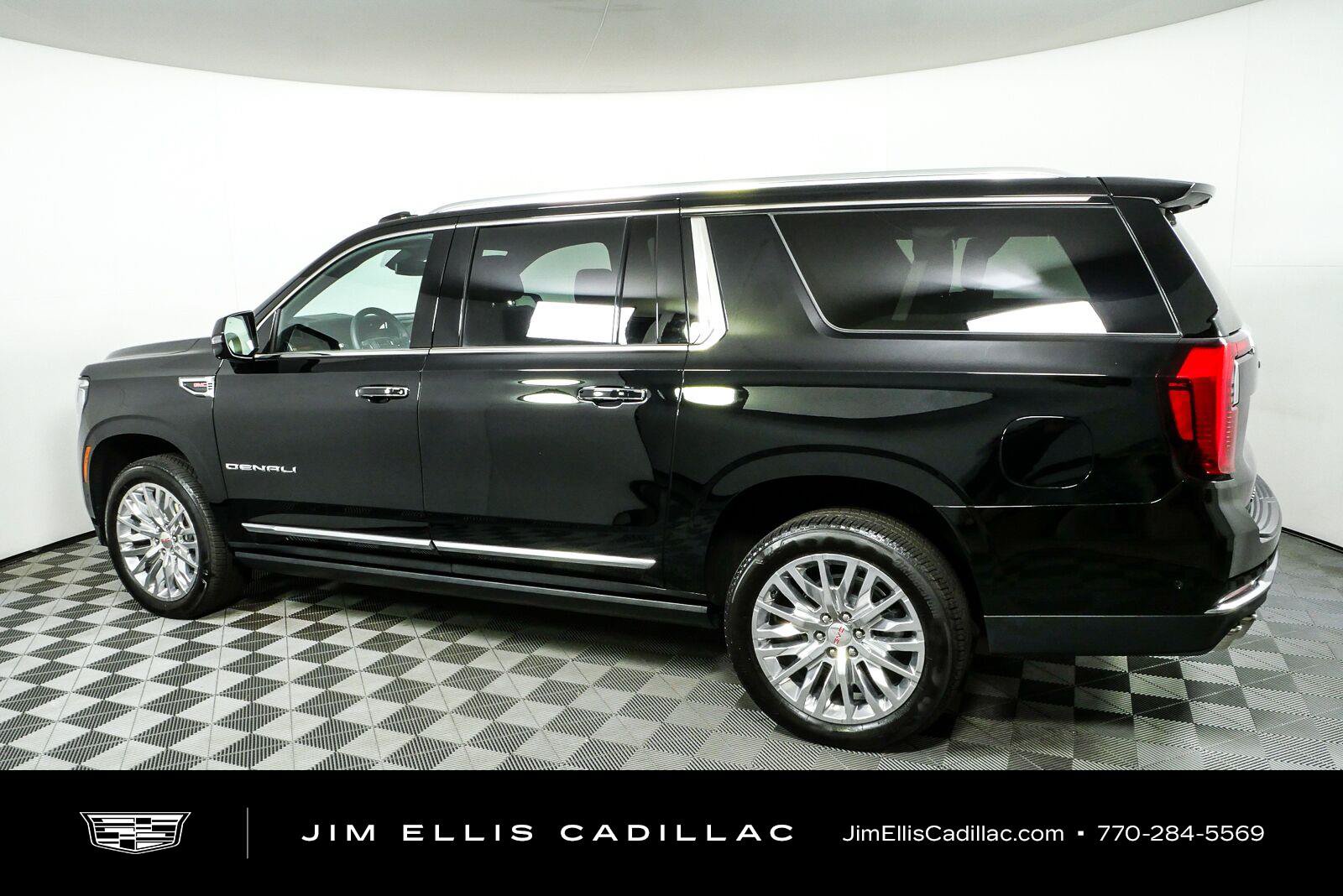 Used 2025 GMC Yukon XL Denali w/ Sun & Power Step Package AWD/4WD image 29