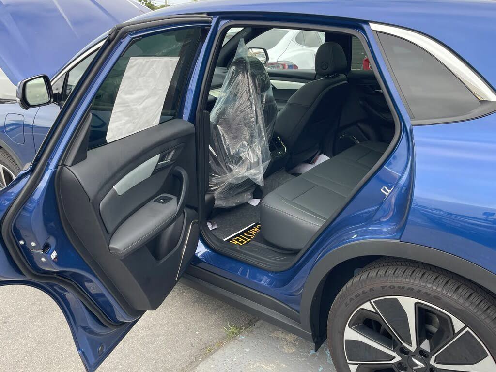 Used 2023 VinFast VF 8 Plus image 96