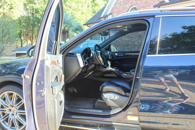 Used 2012 Porsche Cayenne Turbo AWD/4WD image 29