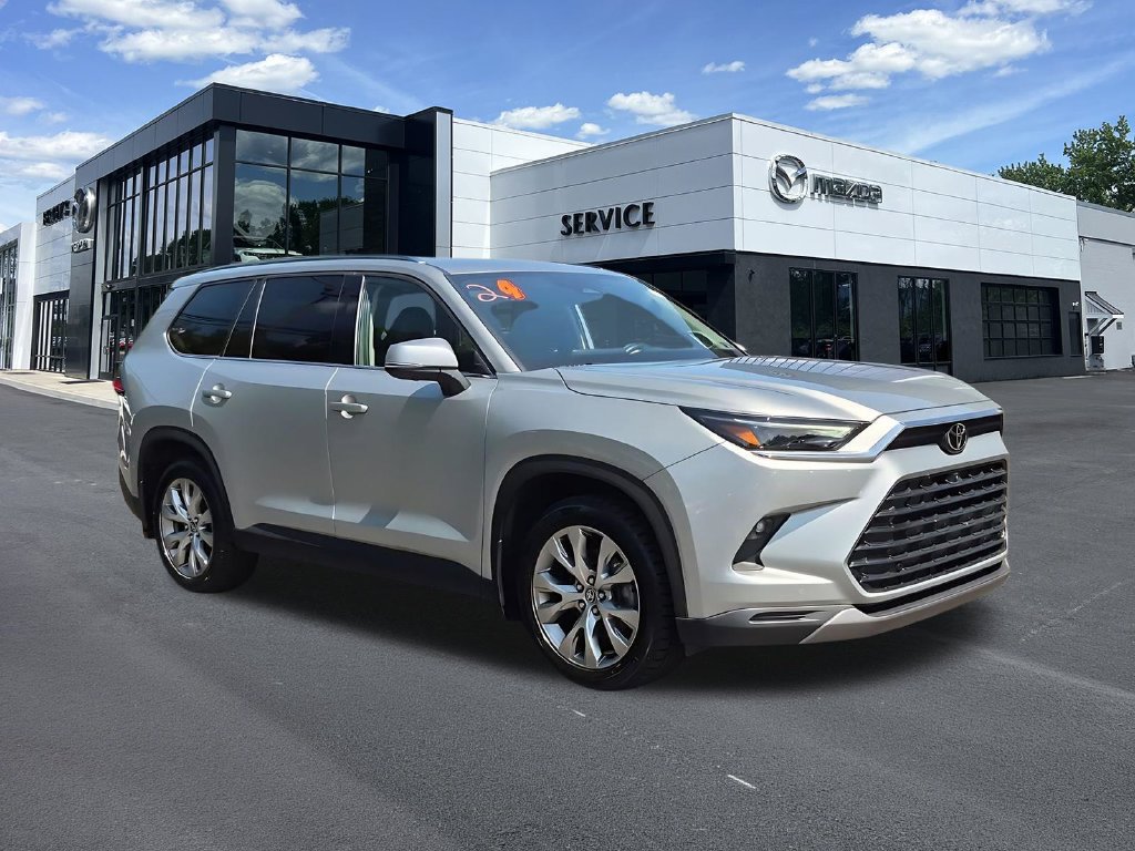 Used 2024 Toyota Grand Highlander AWD image 3
