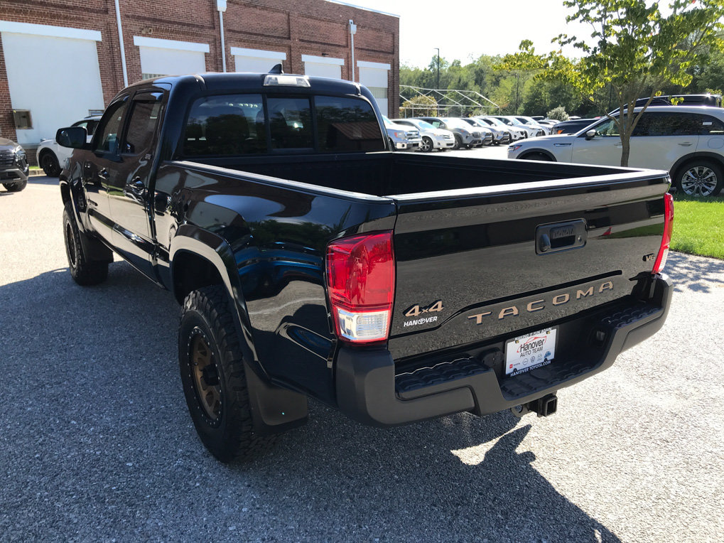 Used 2017 Toyota Tacoma SR5 AWD/4WD image 5