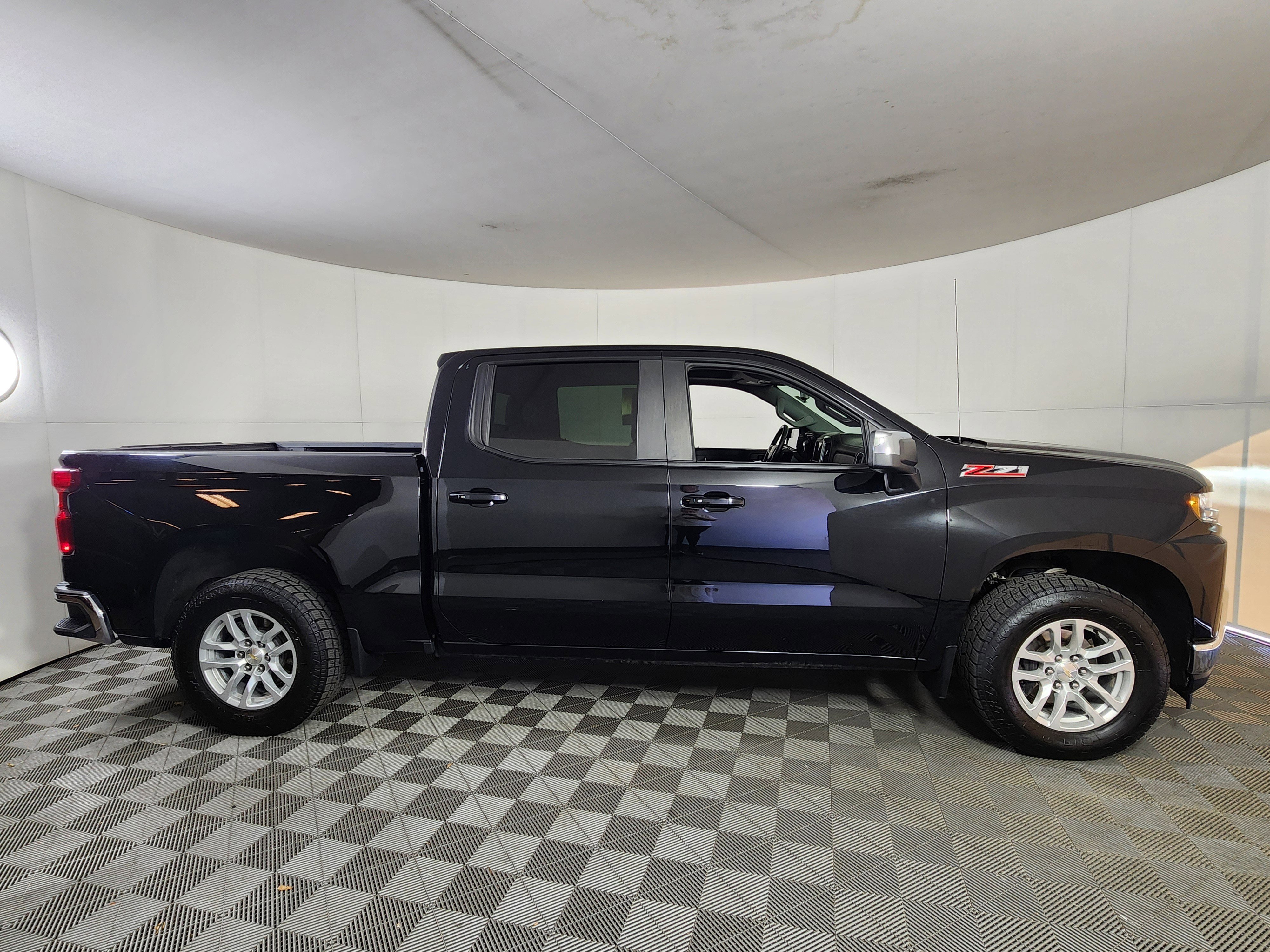 Used 2019 Chevrolet Silverado 1500 LT w/ All-Star Edition image 8