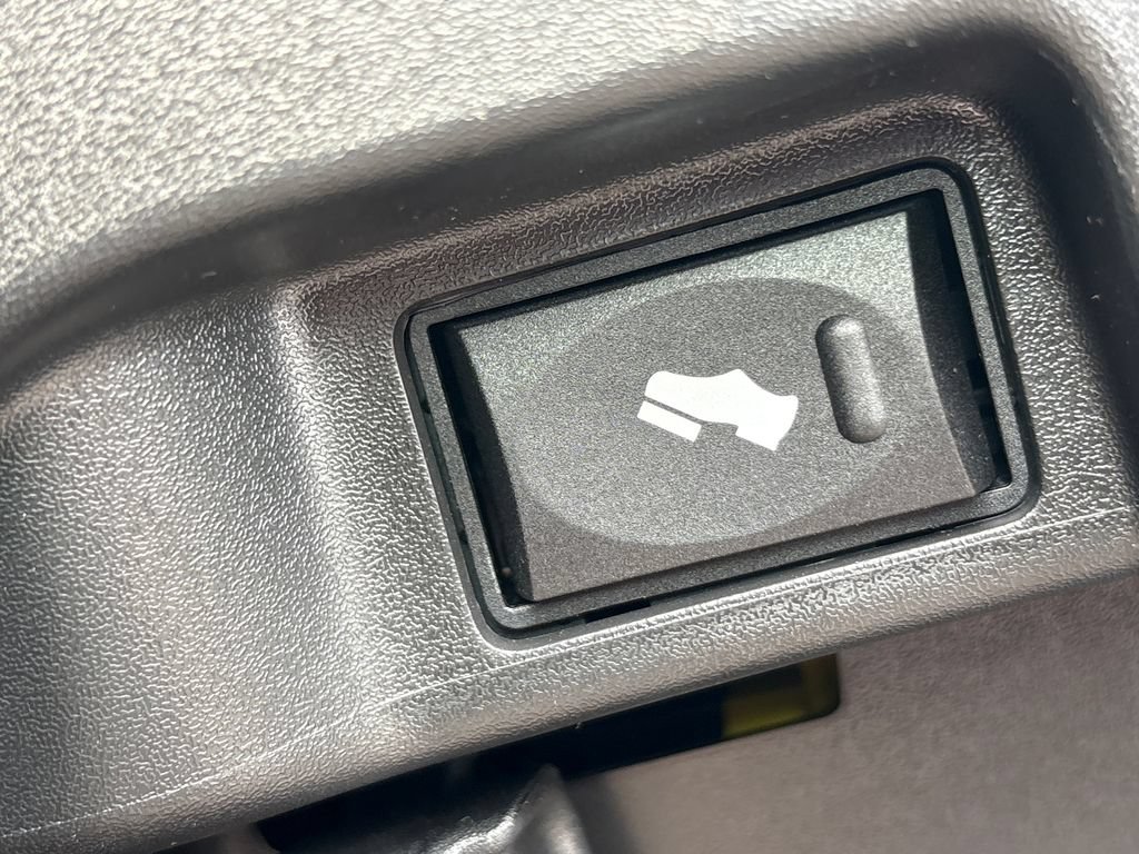 New 2026 RAM 3500 Big Horn AWD/4WD image 36