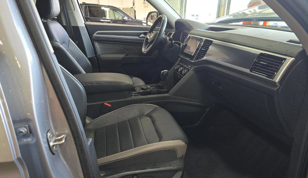 Used 2023 Volkswagen Atlas SEL Premium AWD/4WD image 10