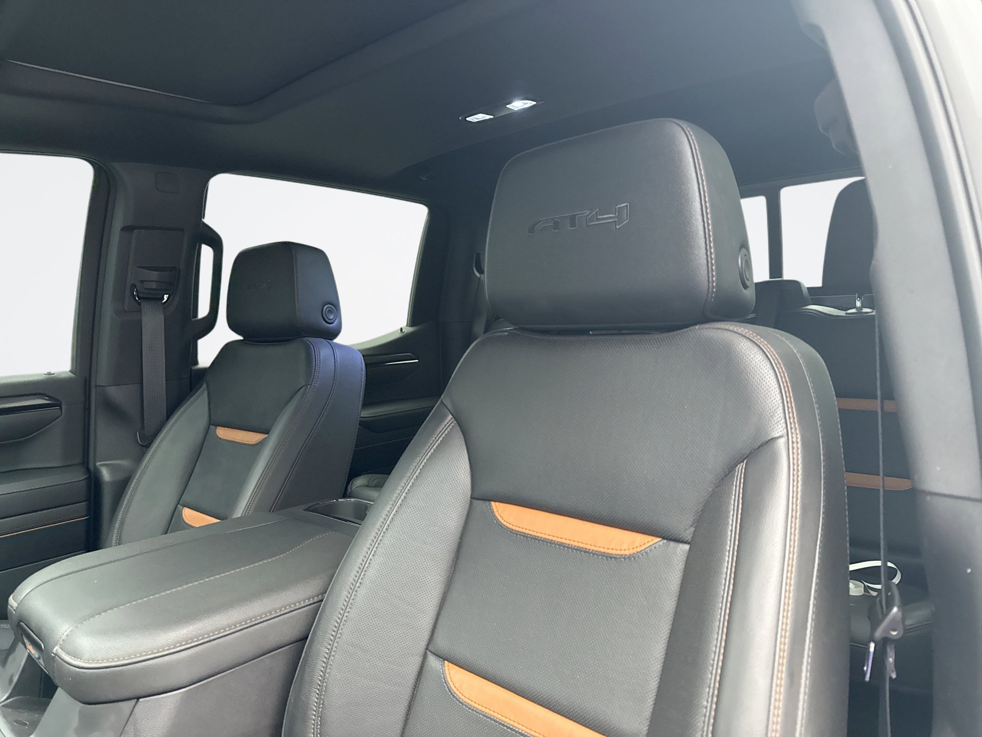 Used 2025 GMC Sierra 1500 AT4 w/ Technology Package image 10