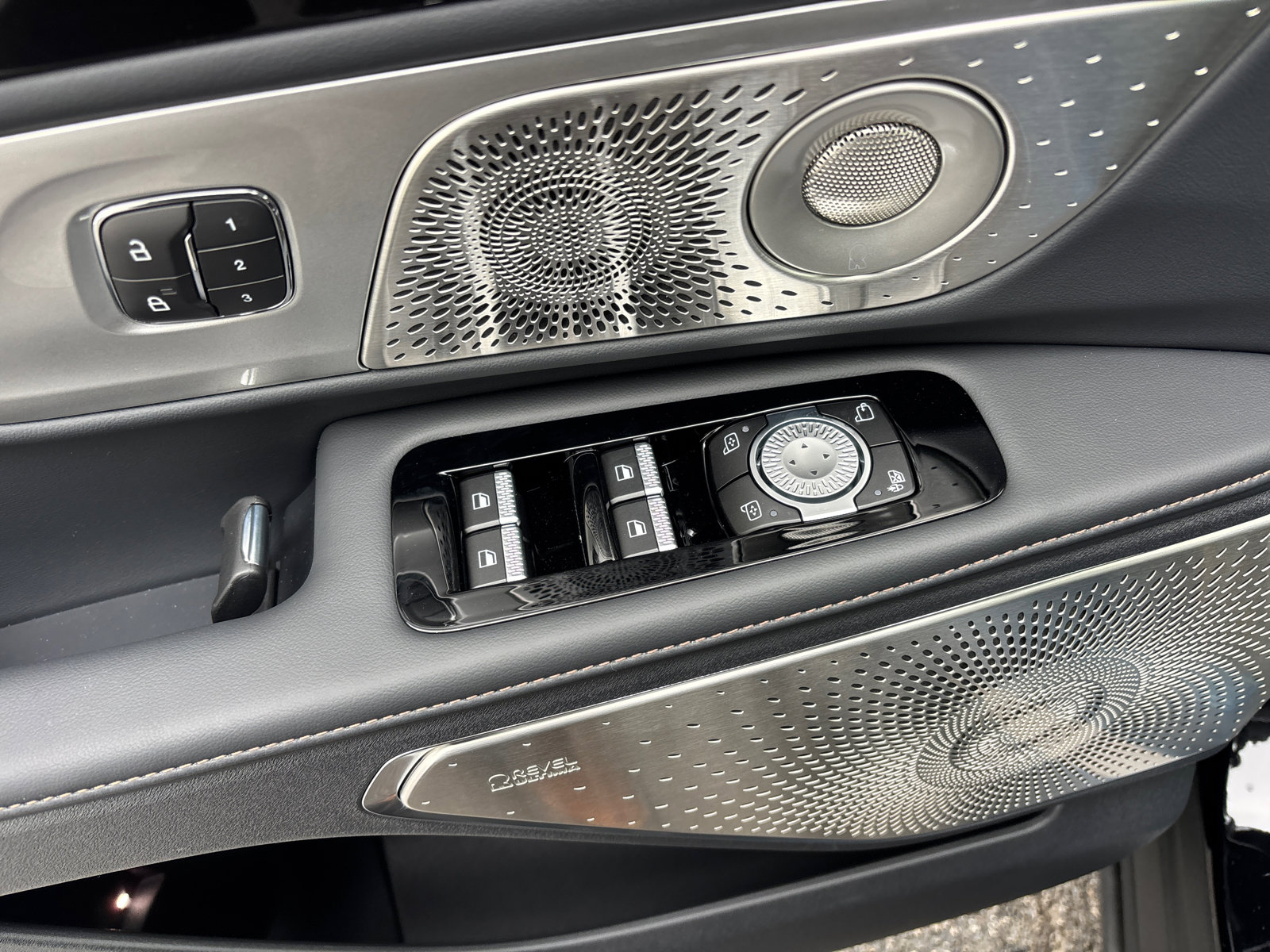 New 2026 Lincoln Nautilus Reserve image 13