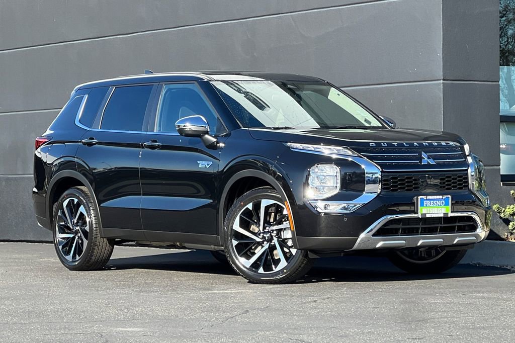 New 2025 Mitsubishi Outlander SE image 3