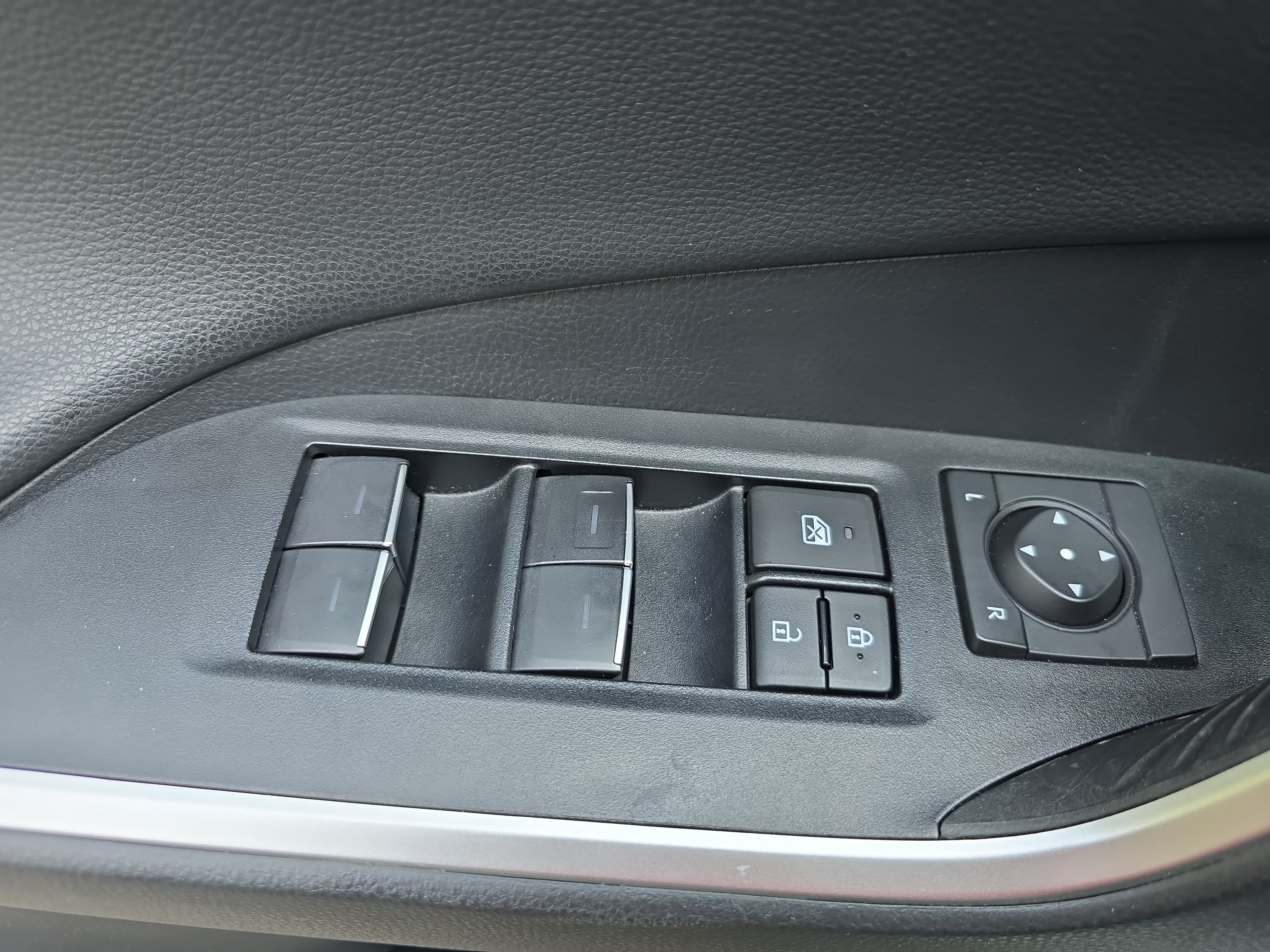 Used 2024 Toyota RAV4 XSE w/ Weather Package AWD/4WD image 24