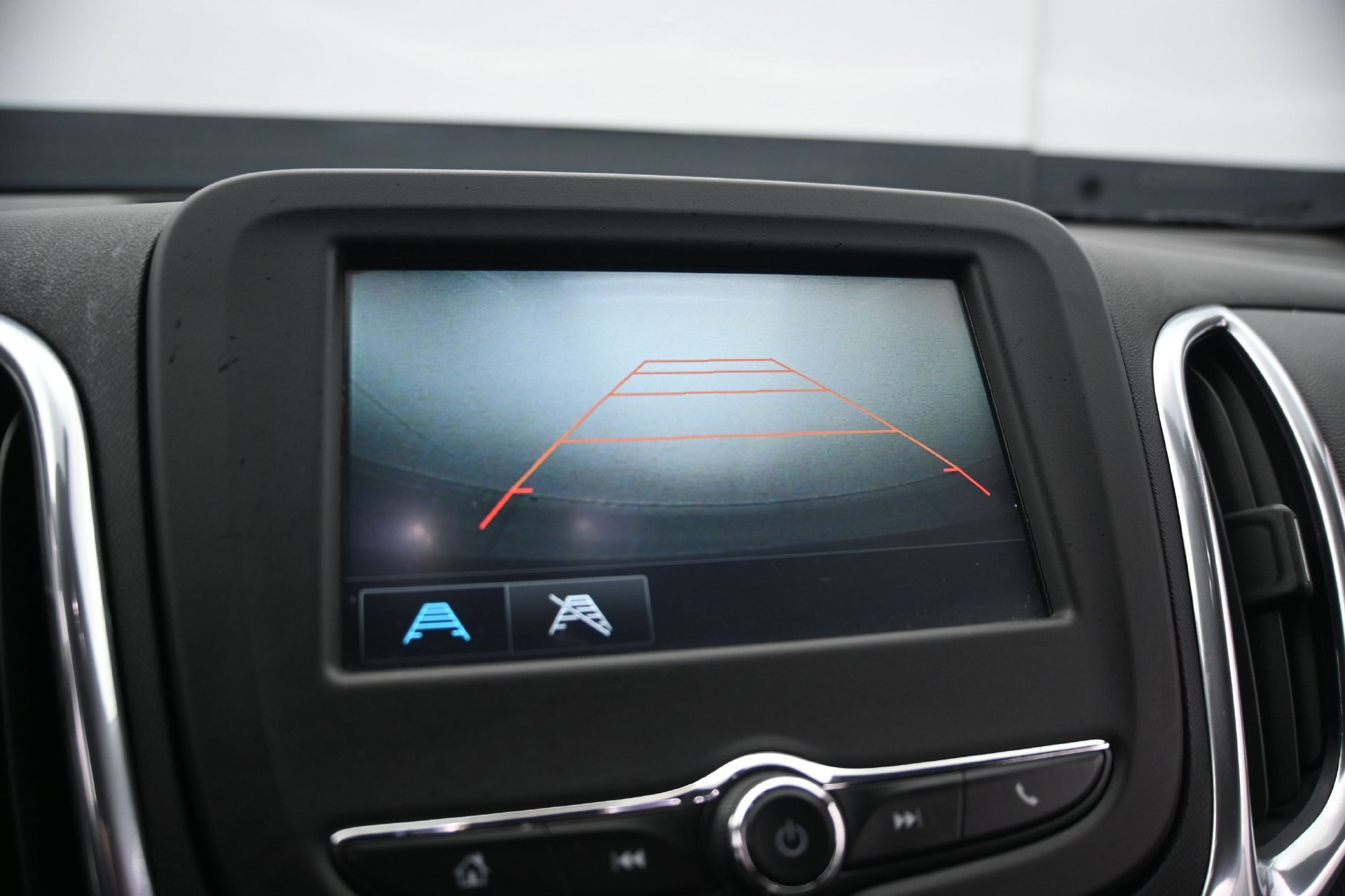 Used 2018 Chevrolet Equinox LT FWD image 26