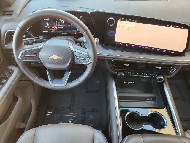 Used 2025 Chevrolet Suburban LT w/ Comfort Package AWD/4WD image 29