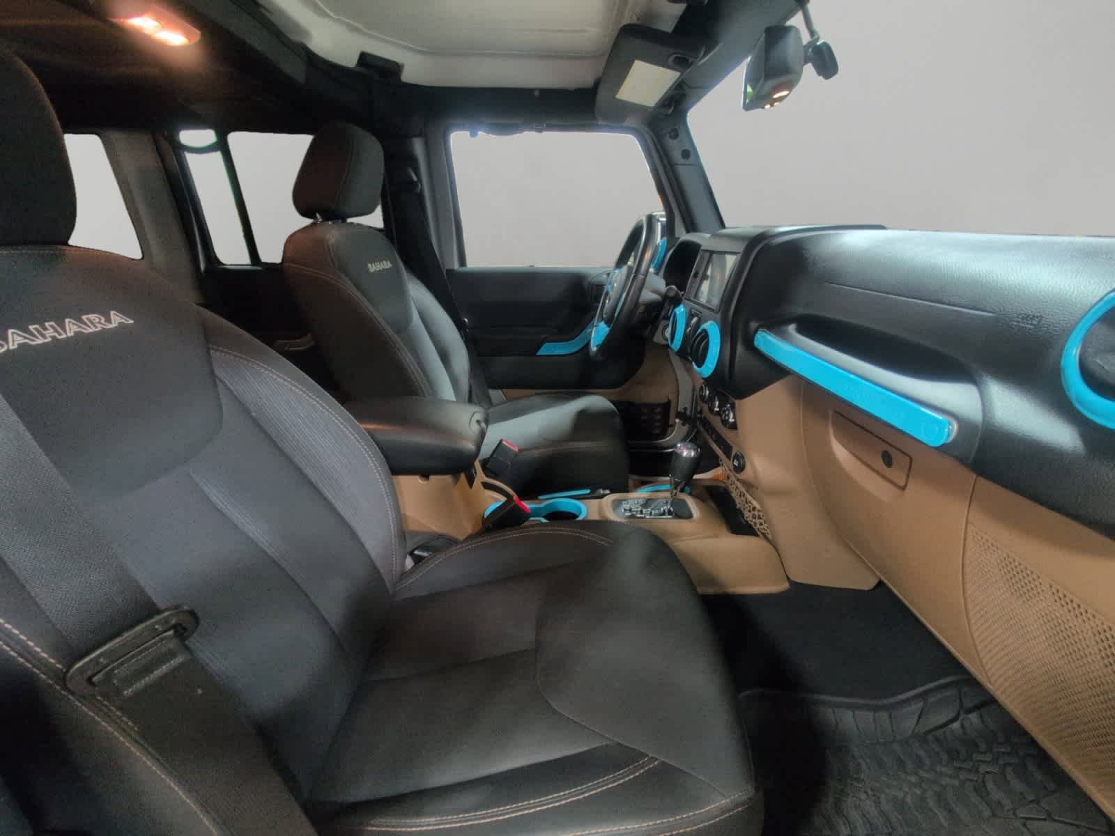 Used 2016 Jeep Wrangler Unlimited Sahara image 15