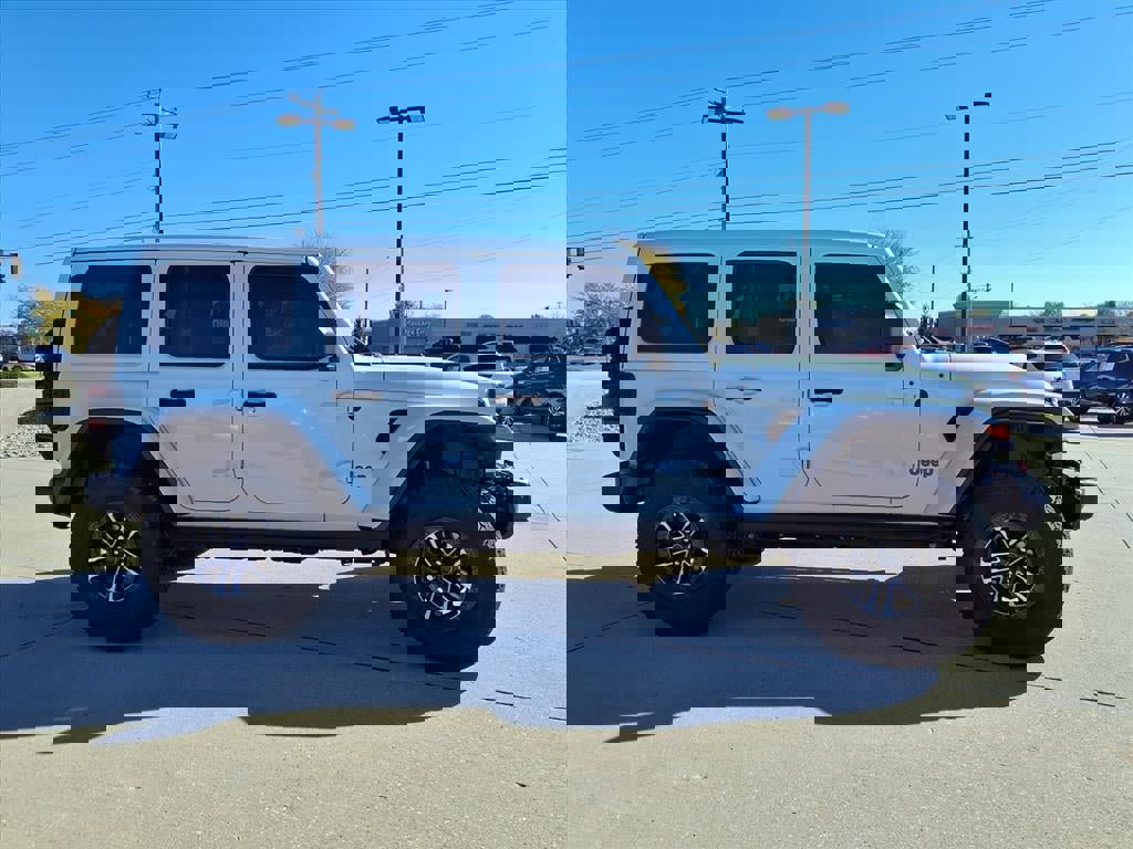 Certified 2025 Jeep Wrangler Unlimited Rubicon image 35