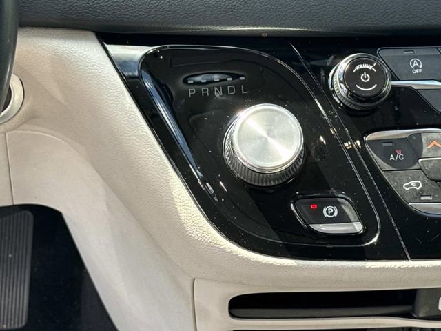 Used 2022 Chrysler Pacifica Touring-L image 22