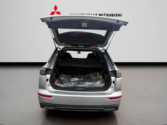 New 2026 Mitsubishi Outlander ES image 9