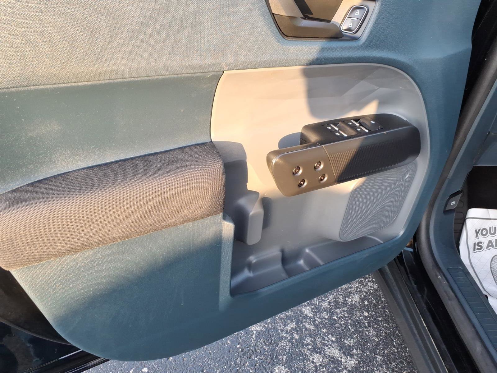 Used 2022 Ford Maverick XL image 9