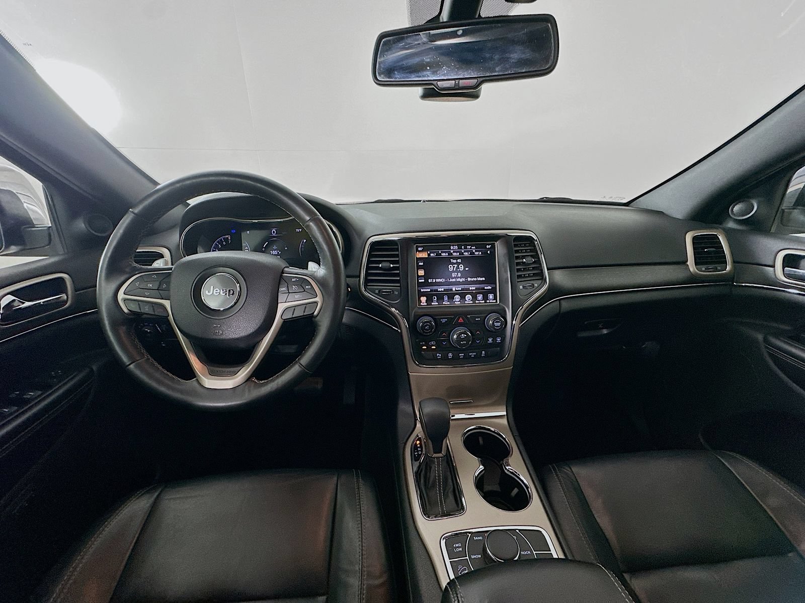 Used 2016 Jeep Grand Cherokee Limited AWD/4WD image 14