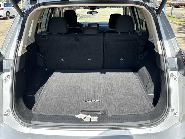 Used 2025 Nissan Rogue SV image 11