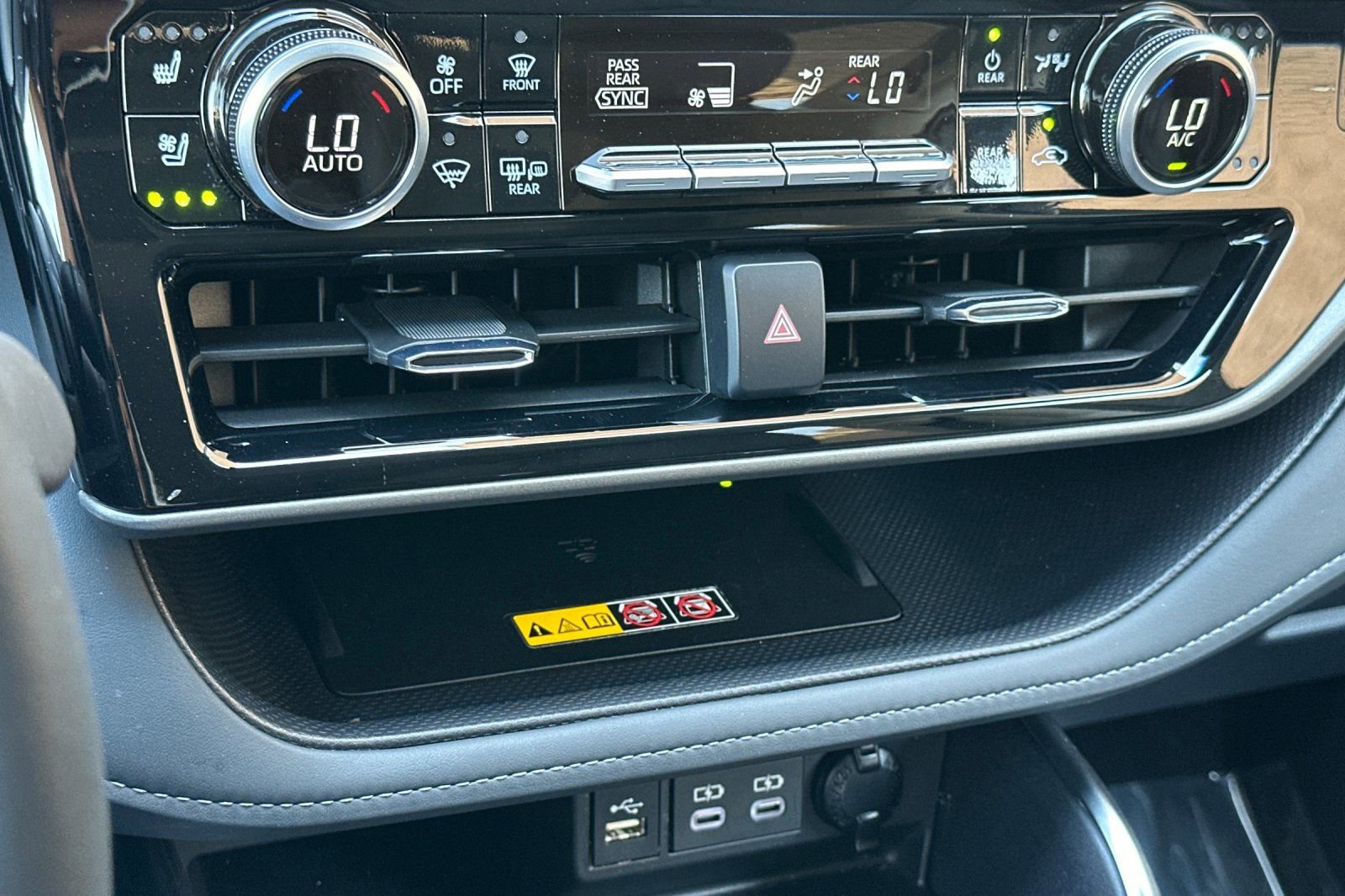 Used 2026 Toyota Highlander Limited image 24