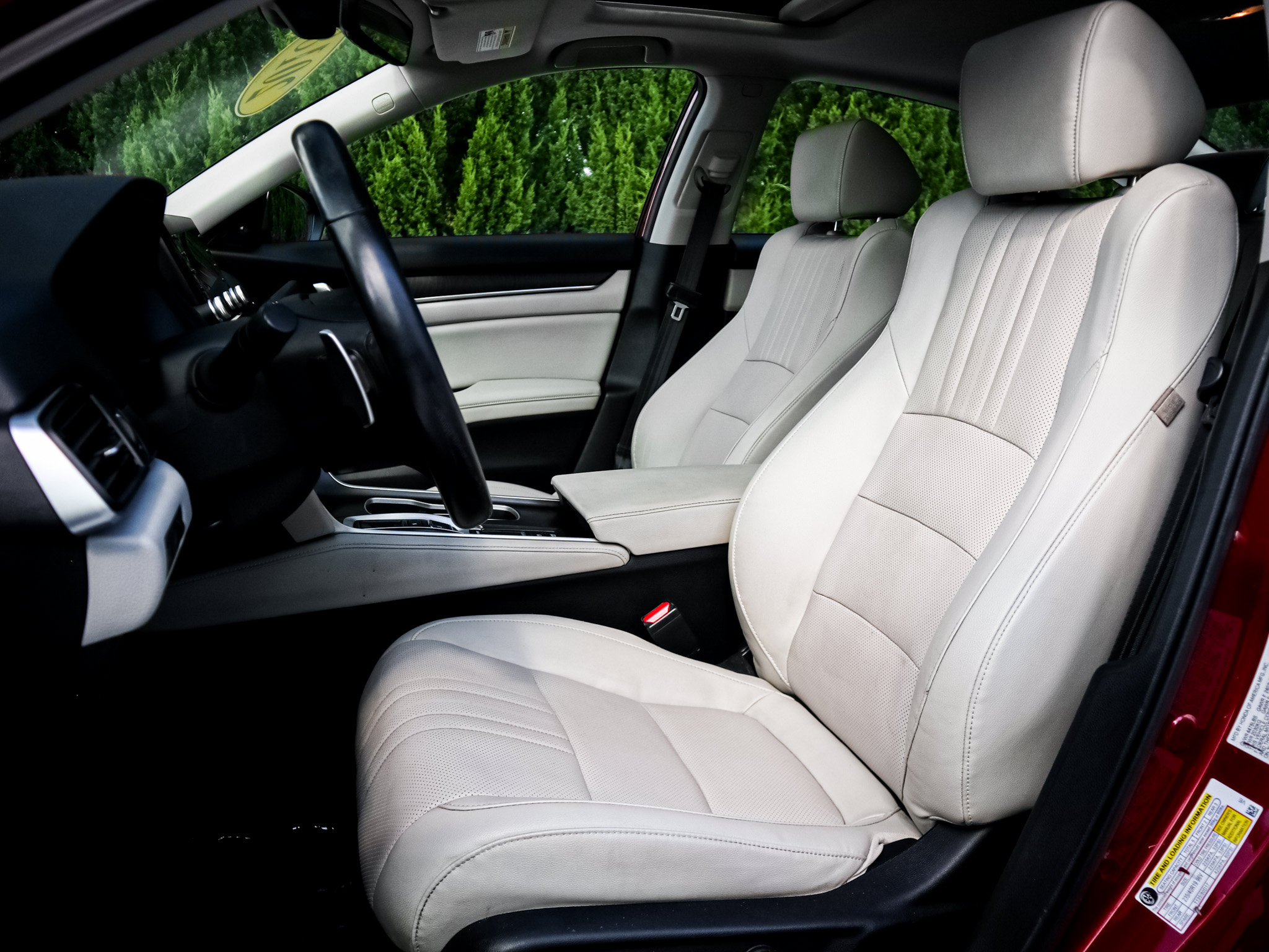 Used 2018 Honda Accord Touring image 17
